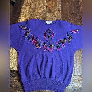Donna toran vintage purple Sweater with Floral Accents